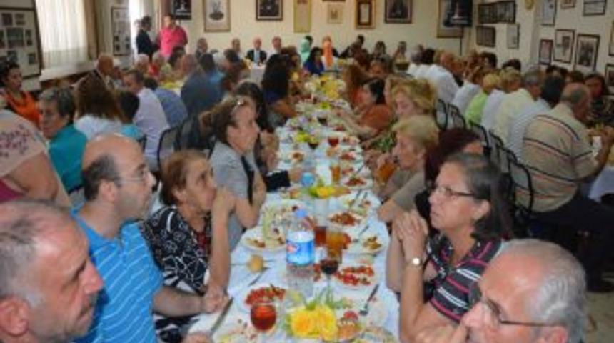 Ferik&ouml;y Kilisesi'nde Bayram Yemeği