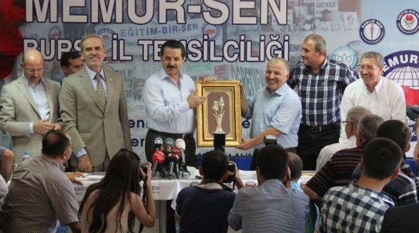 &Ccedil;alışma Ve Sosyal G&uuml;venlik Bakanı Faruk &Ccedil;elik: