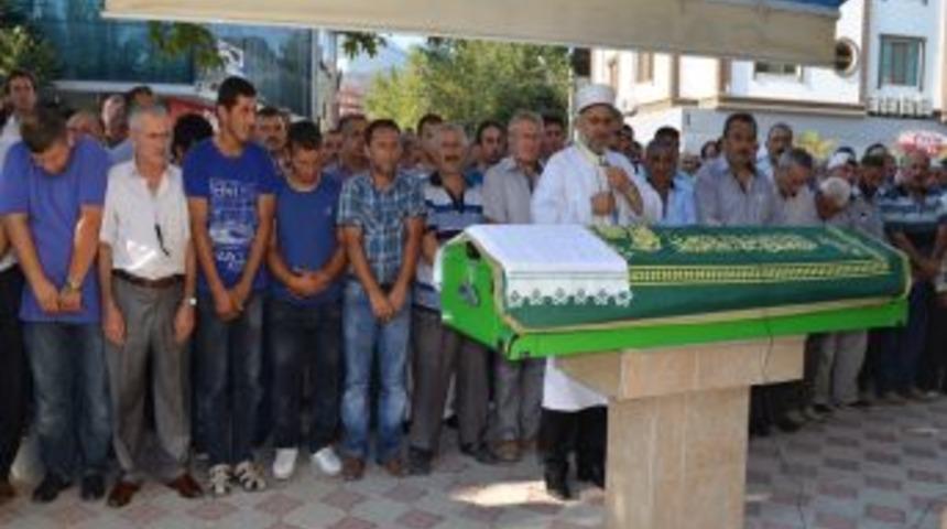 Taş Ocağında G&ouml;&ccedil;&uuml;k Altında Kalan Iş&ccedil;i Toprağa Verildi