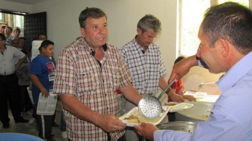 Emet&rsquo;in Kırgıl K&ouml;y&uuml;'nde 1300 Kişiye 'hayır Yemeği