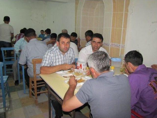 Emet&rsquo;in Kırgıl K&ouml;y&uuml; nde 1300 Kişiye  hayır Yemeği 2