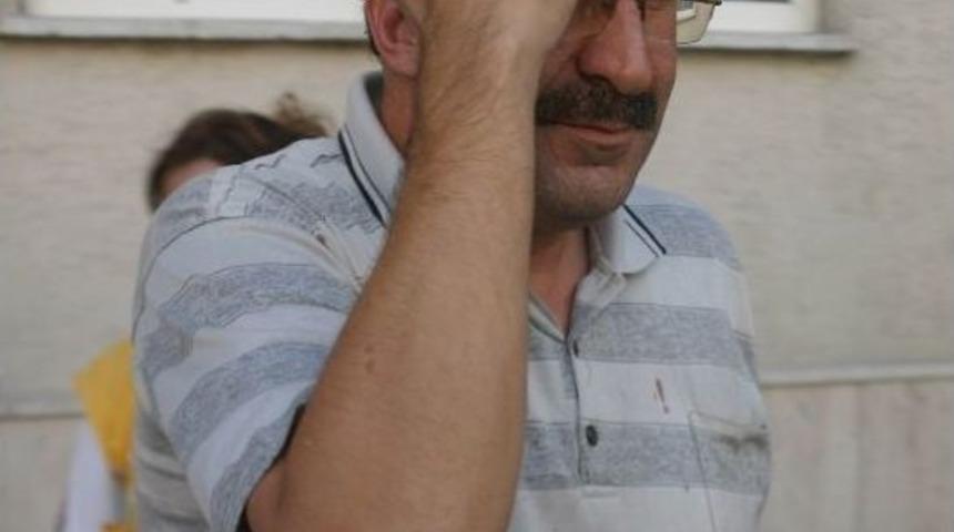 Ayakkabı Hırsızı Ev Sahibini Bı&ccedil;akladı