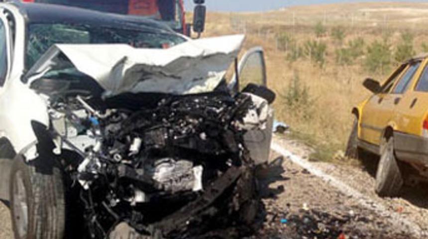 Antalya'da feci kaza:7 &ouml;l&uuml;, 5 yaralı