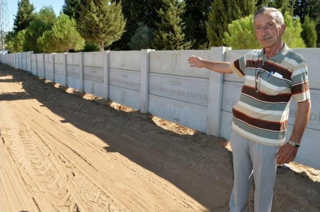 İzmir&rsquo;de K&ouml;y Mezarlığı Duvarları Yenileniyor