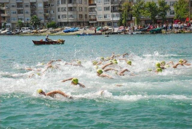 Mavi Bayraklı Plajlarda Açık Su Yüzme Yarışması