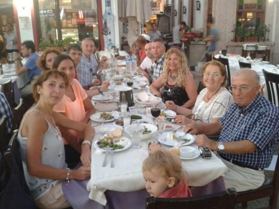 F&uuml;sun &Ouml;nal'ın Ayvalık'ta Bayram Coşkusu