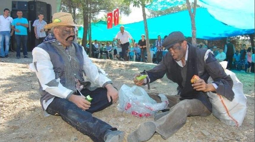 K&ouml;yl&uuml;lerden Bayrama &Ouml;zel Y&ouml;r&uuml;k Tiyatrosu