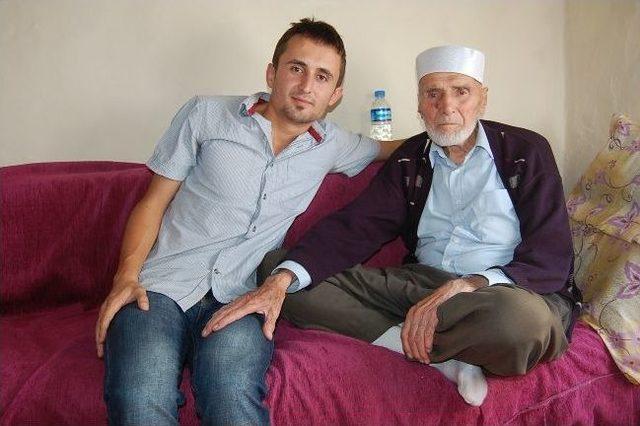 Gen&ccedil;lerden Asırlık &Ccedil;ınara Bayram Ziyareti 1