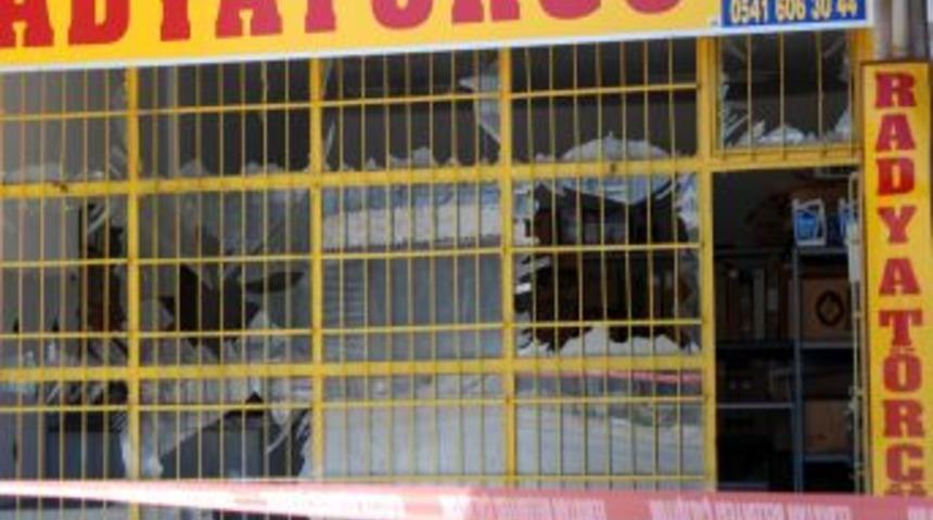 TIR Tankı Bomba Gibi Patladı: 3 Kişi Yaralandı