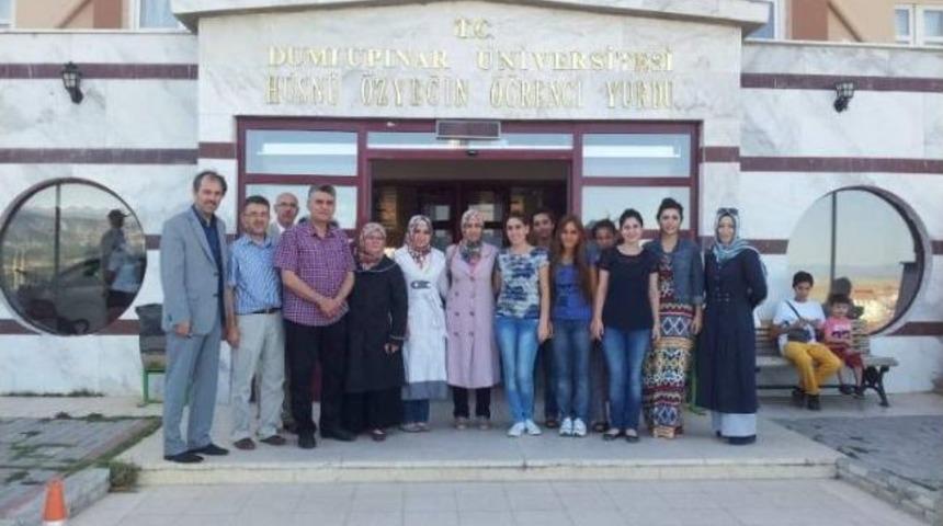Memleketlerine Gidemeyen &Ouml;ğrencilerle Yurtta Bayramlaştı