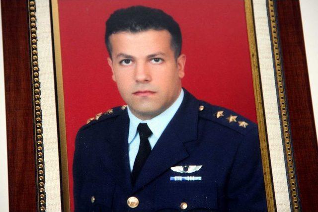 Ka&ccedil;ırılan Pilot Murat Ağca nın Ailesi Endişeli 1