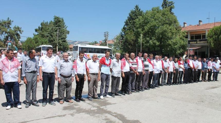 Denizli'nin Yatağan Beldesinde Askere Gideceklere Toplu Dua