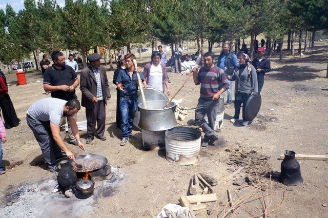 Bayramda Mesire Yerleri Piknikçilerde Dolup Taştı