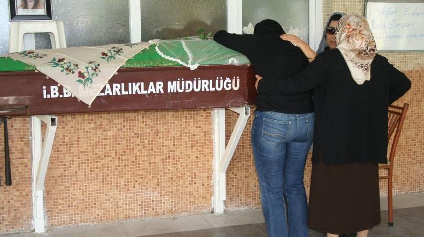 Tatil Yolunda &Ouml;len Beş Kişi Defnediliyor