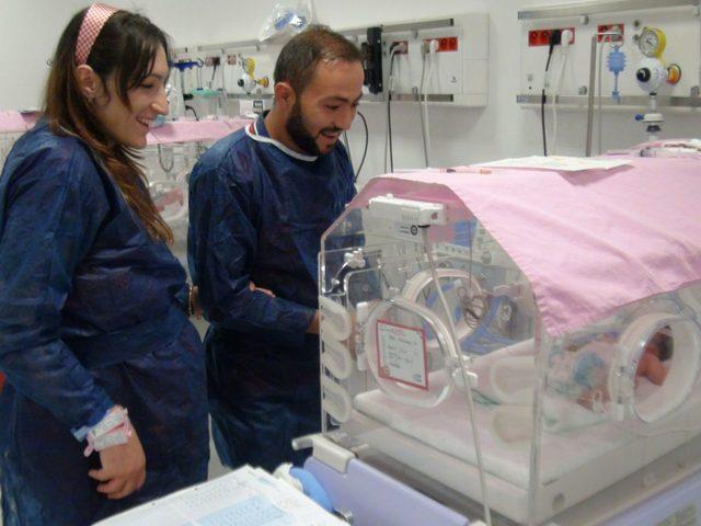 D&ouml;rd&uuml;z Bebeği Olan Aile &Ccedil;ifte Bayram Yaşıyor 1