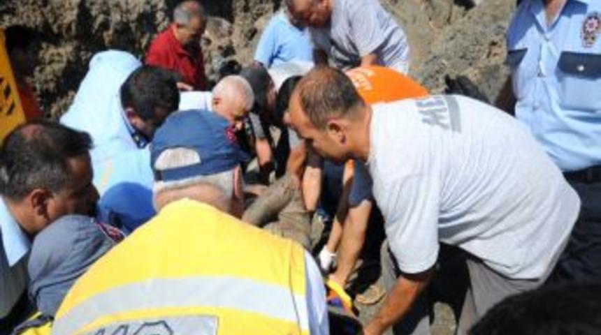 G&ouml;&ccedil;&uuml;k Altında Kalan Iş&ccedil;i 2 Saat Sonra Kurtarıldı