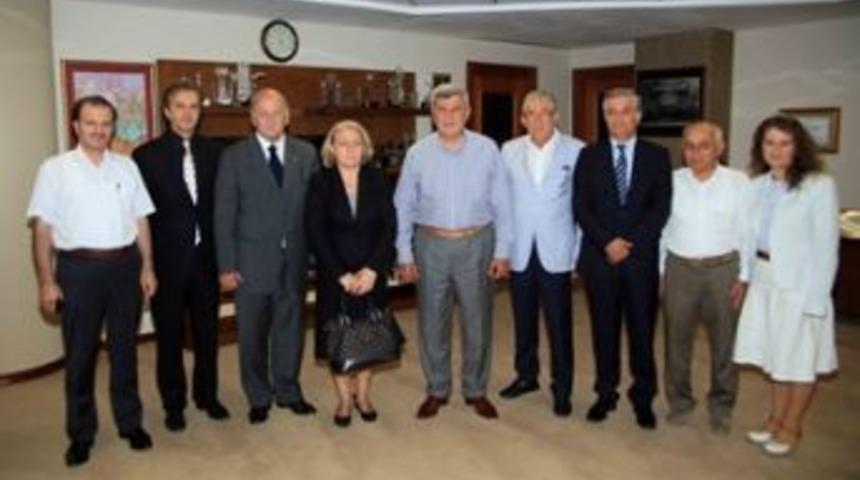 Dernek &ccedil;alışmaları fedakarlık ister