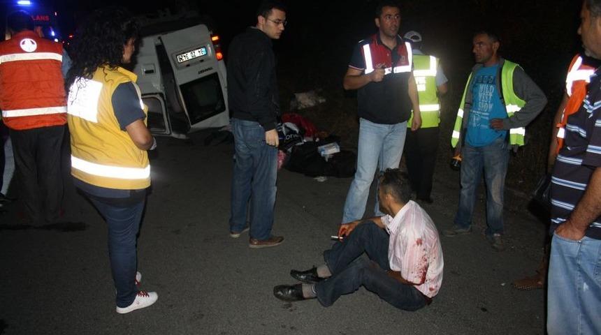 Nişan d&ouml;n&uuml;ş&uuml; kaza: 1 &ouml;l&uuml;, 13 yaralı