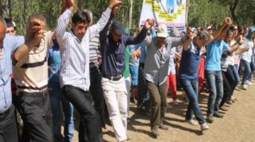 60 Haneli Yoncalı&rsquo;da Yaklaşık 5 Bin Kişilik Şenlik Coşkusu