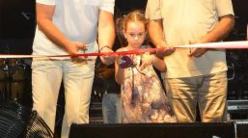 B&uuml;y&uuml;kşehir Belediyesi&rsquo;nin Menderes&rsquo;te Yaptırdığı Meslek Lisesi A&ccedil;ıldı