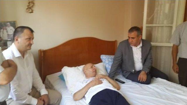 Kasım Pamuk Yaşlı Ve Şehit Aileleri İle Bayramlaştı 1