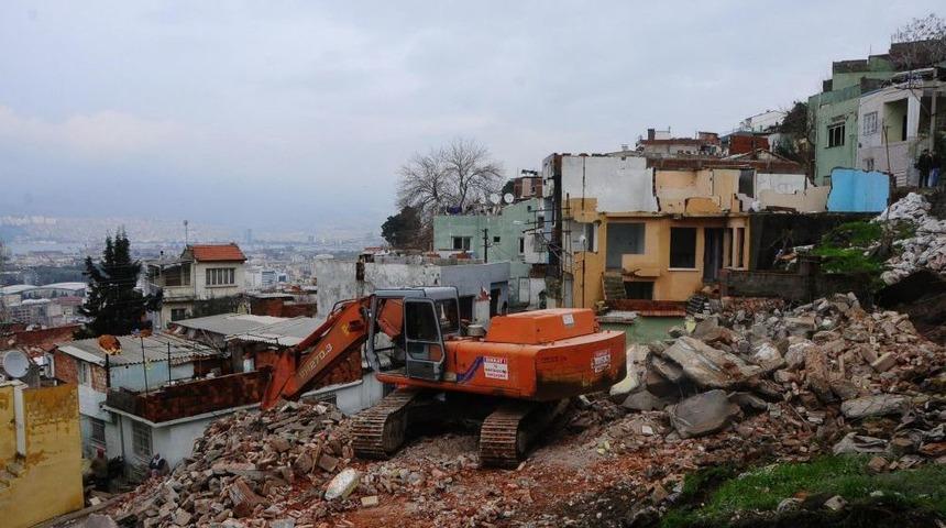 Kadifekale&rsquo;deki Antik Tiyatro G&uuml;n Y&uuml;z&uuml;ne &Ccedil;ıkarılıyor