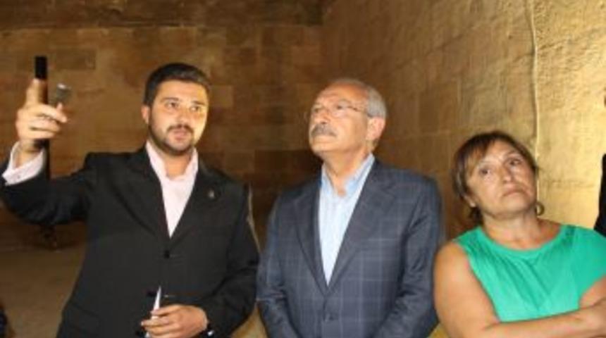 Kılı&ccedil;daroğlu, Cami Imamının Sesine Hayran Kaldı