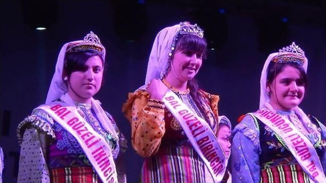 Azdavay Y&ouml;resel Giysilerini Tanıtan &Ouml;ğrencilere Burs Verilecek