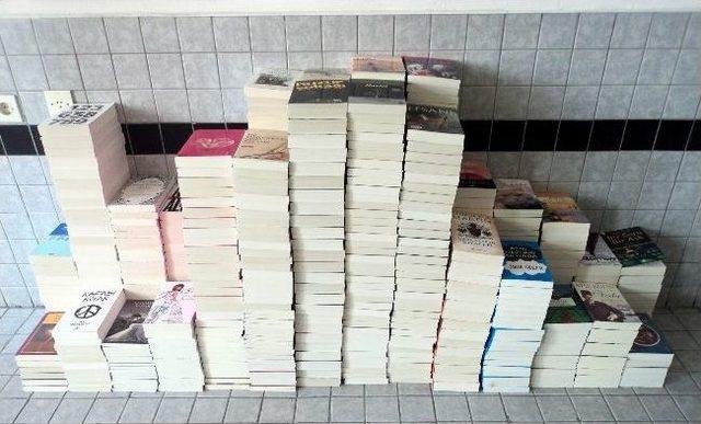 Buharkent&rsquo;te 604 Adet Korsan Kitap Ele Ge&ccedil;irildi 1