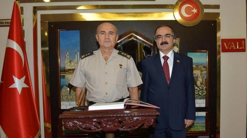 Korgeneral Bostancı'dan Vali Coş'a Veda Ziyareti