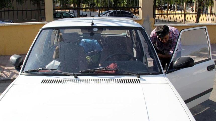 Otomobilinde Maganda Kurşunuyla Yaralandı