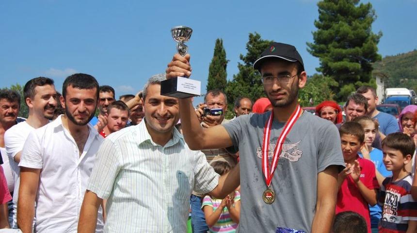 &Ccedil;arşıbaşı&rsquo;nda Bilyeli Arabalar Yarıştı