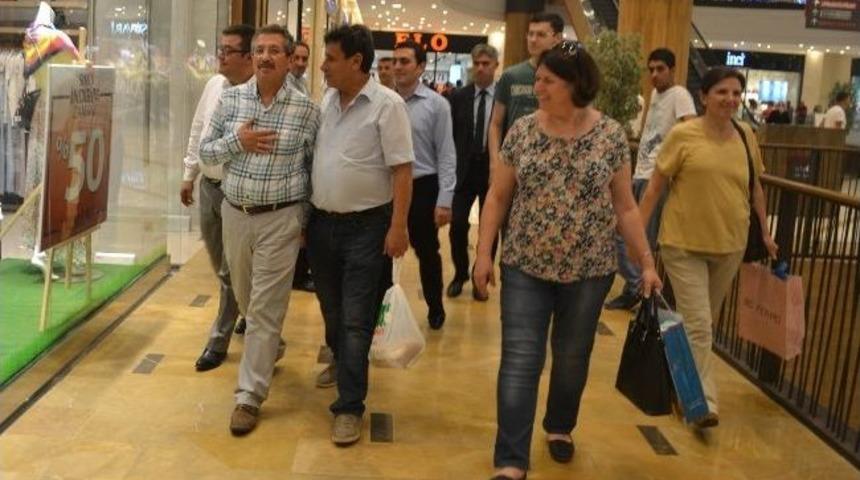 Başkan Poyraz, Bayramı Piazza'da Kutladı