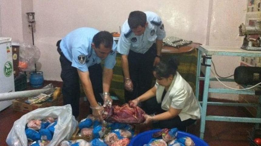 Şahinbey Belediyesi Zabıta Ekipleri Sağlıksız &Uuml;r&uuml;nlere M&uuml;saade Etmiyor