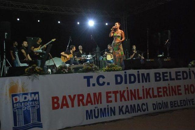 Didim’de Bayram Konserlerinin Son Gününde Sevcan Orhan Sahne Aldı