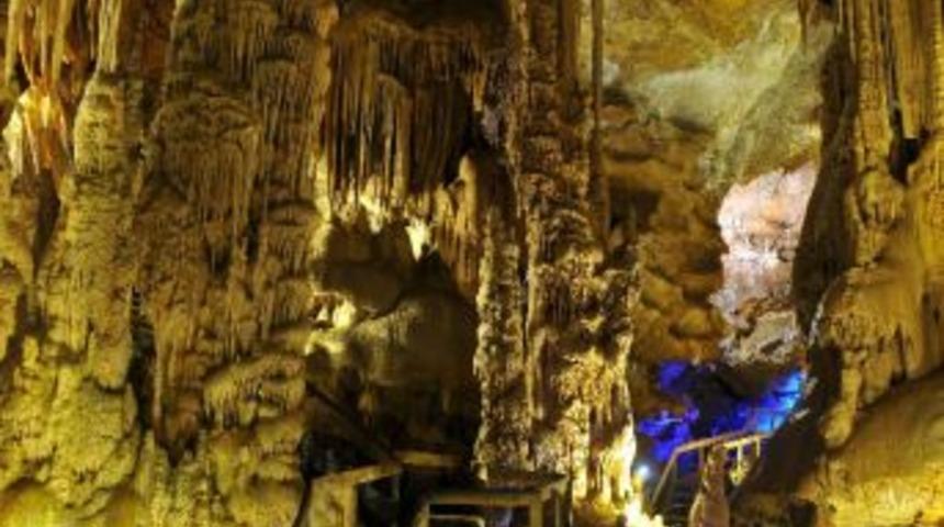 Karaca Mağarası Bayram Tatilinde Ziyaret&ccedil;i Akınına Uğradı