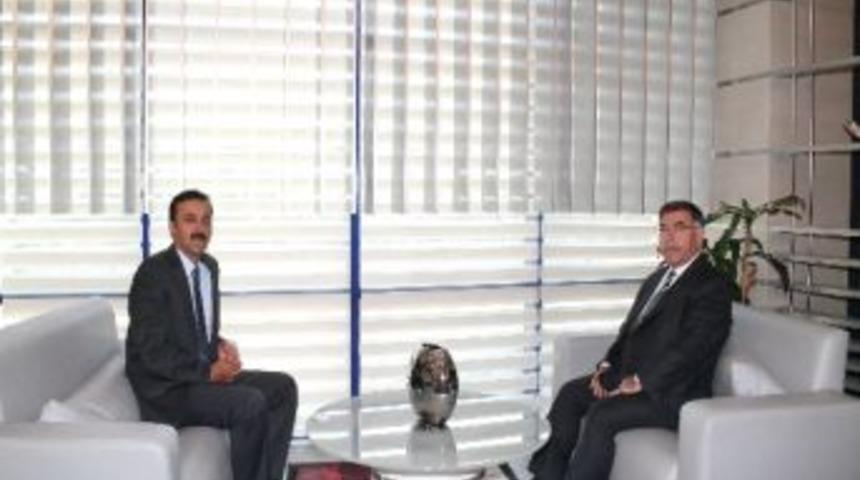 Vali Yılmaz&rsquo;dan Belediyeye Veda Ziyareti