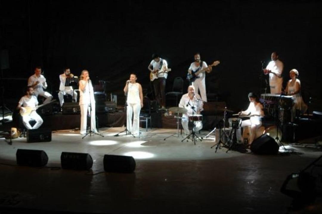 Kardeş T&uuml;rk&uuml;ler Marmaris'te Konser Verdi