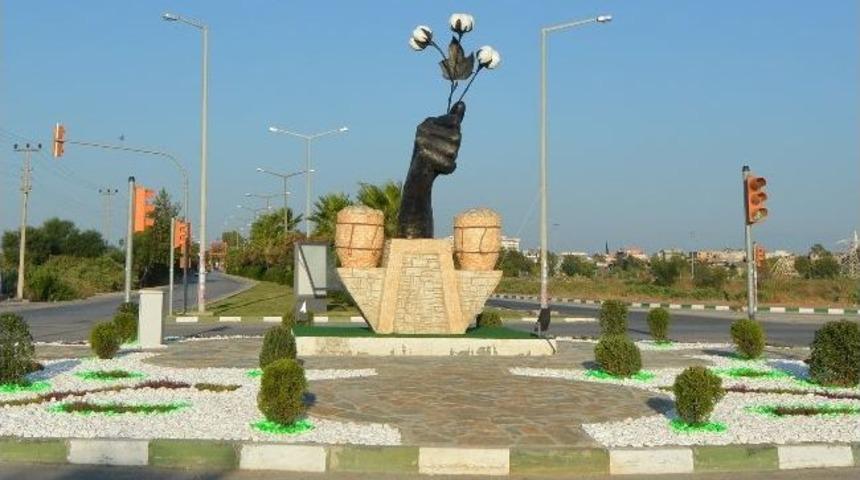 Karpuz Ve Pamuk Ceyhan&rsquo;da Anıtlaştırıldı