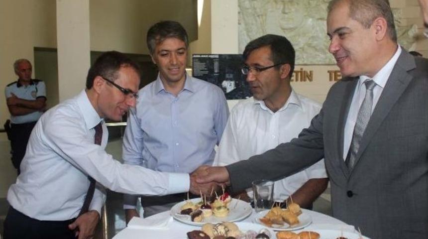 Adliyede Bayramlaşma