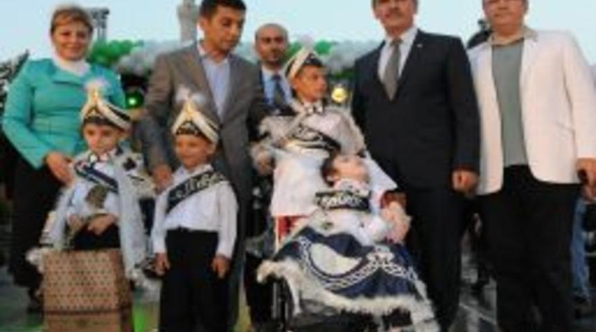 Bursa &Uuml;sk&uuml;p&rsquo;teki S&uuml;nnet Coşkusuna Ortak Oldu