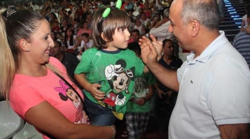 Kemerli &Ccedil;ocuklar &Ccedil;izgi Kahramanlarıyla Buluştu