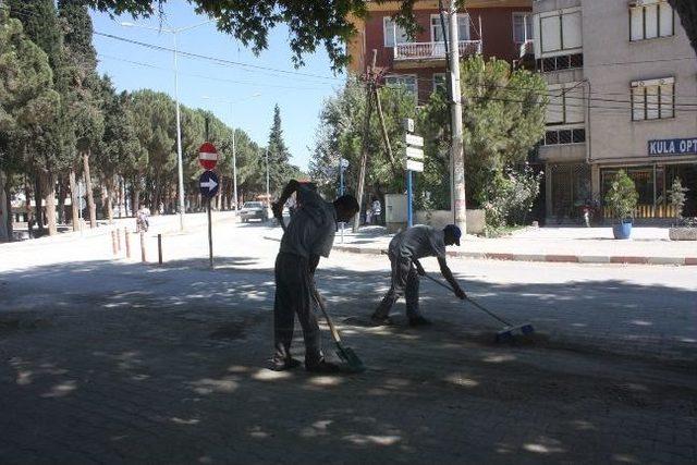 Kula'da Cadde Ve Bulvar Üzerindeki Yol Çalışmaları Tamamlandı