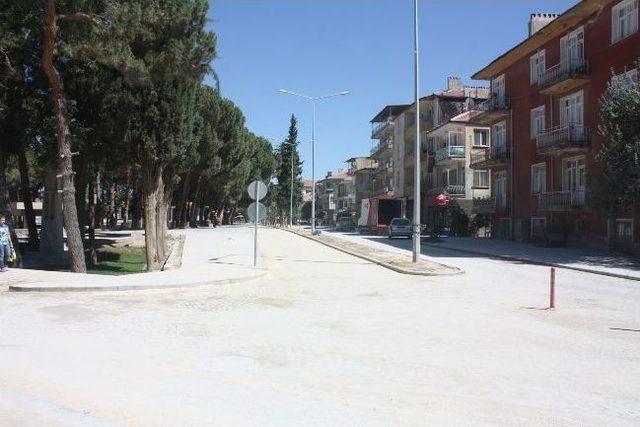 Kula'da Cadde Ve Bulvar Üzerindeki Yol Çalışmaları Tamamlandı