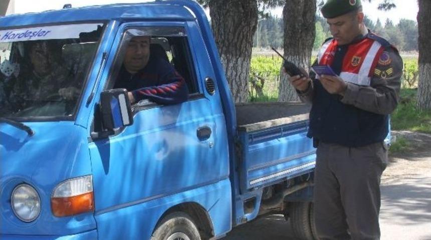 Ehliyetsiz S&uuml;r&uuml;c&uuml;lere Ceza Yağdı