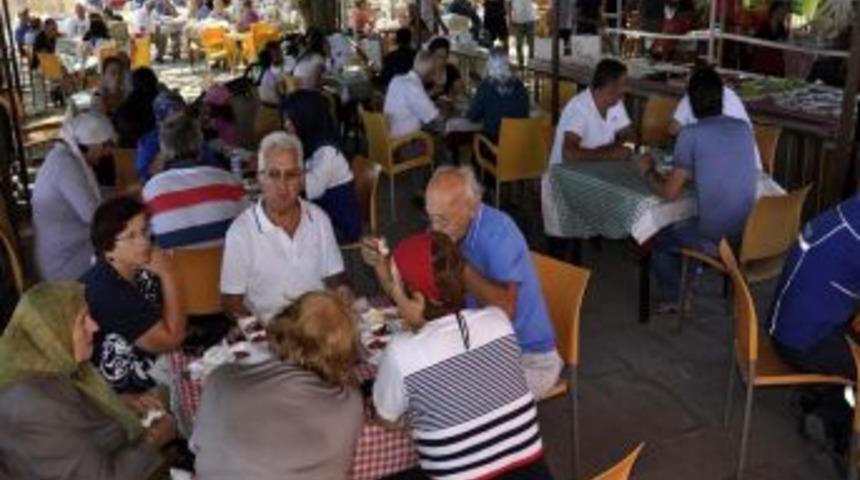 Abana'da Spor Kul&uuml;b&uuml; Yararına Yemek