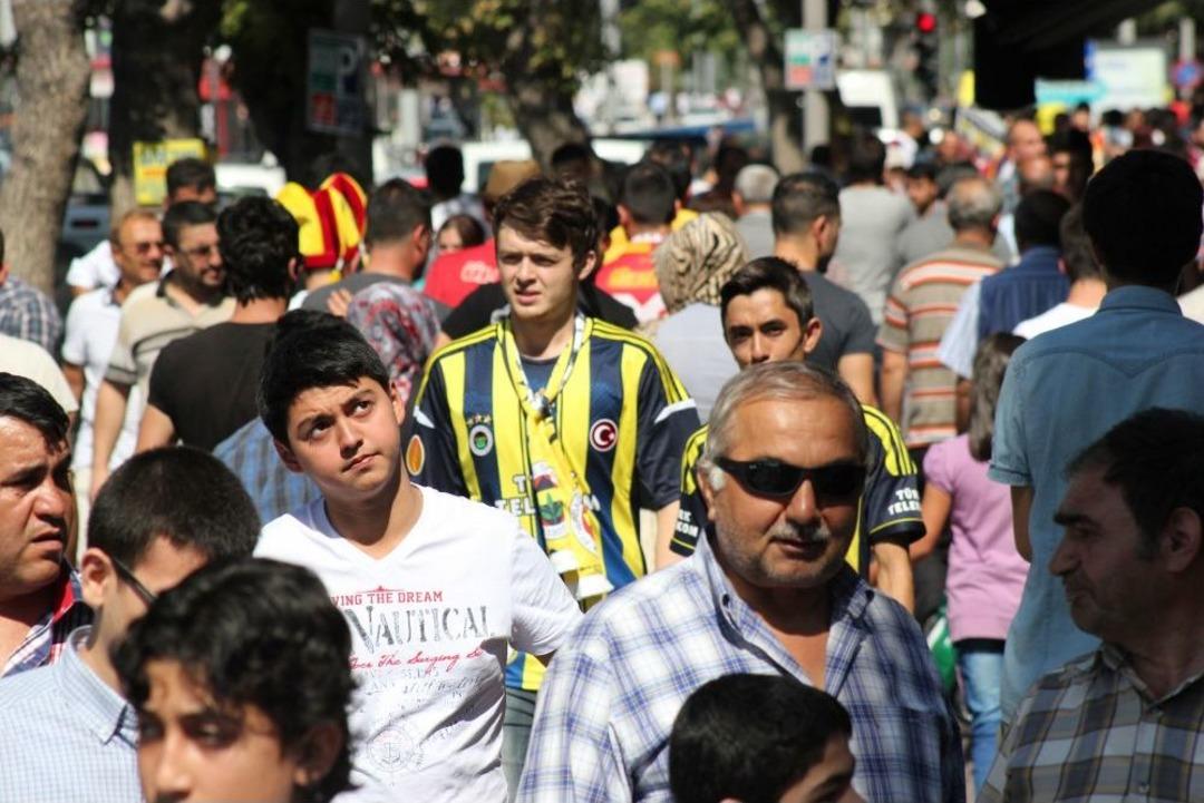 S&uuml;per Kupa Heyecanı Kayseri'de Sucuk Ve Pastırma Satışını Patlattı