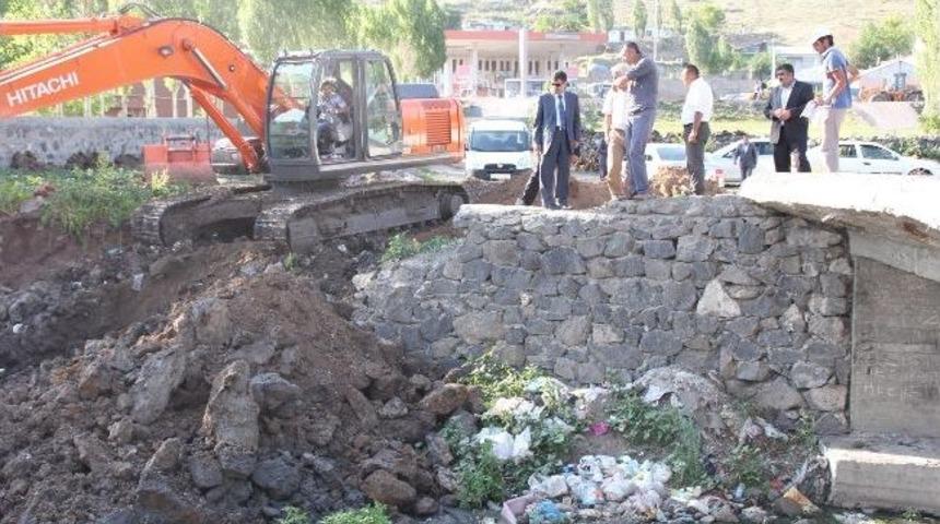 Kars Belediyesi Kanalizasyon Şebekesi &Ccedil;alışmaları Devam Ediyor