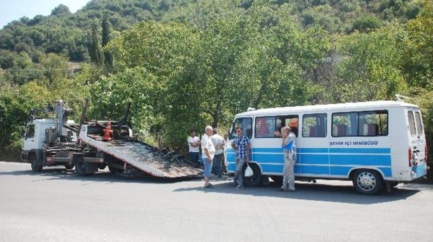 Minib&uuml;s Sahipleri İle Zabıta Arasında Arbede