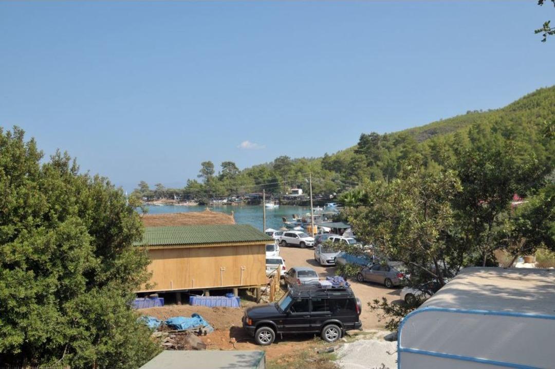 Akb&uuml;k Koyu'nda Ka&ccedil;ak Yapı Tehdidi